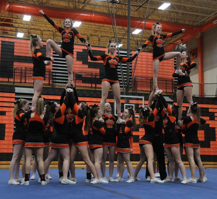 Tiger Cheer Takes 15th at IHSA State