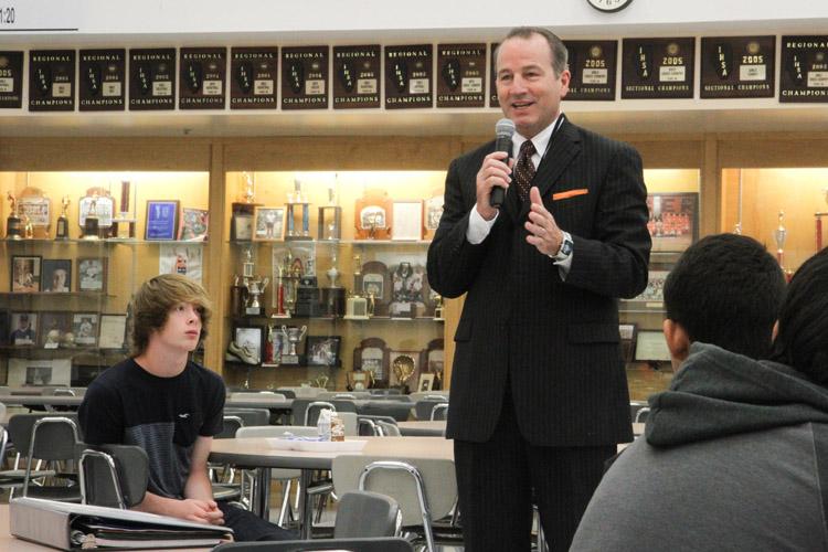 Dr. Cramsey speaks to those in attendance at the New Student Breakfast. 