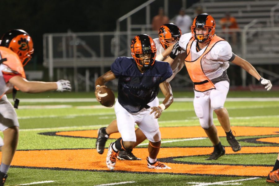 Senior Kendall Abdur-Rahman sprints down the field at the Orange and Black Scrimmage. 