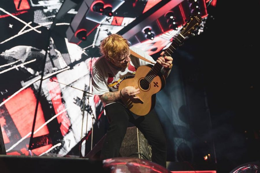 Ed+Sheeran+proved+his+pop+prowess+at+his+recent+St.+Louis+concert+while+donning+a+Cardinals+jersey.