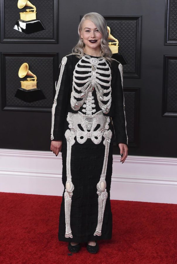 Phoebe Bridgers on the red carpet at the Grammys