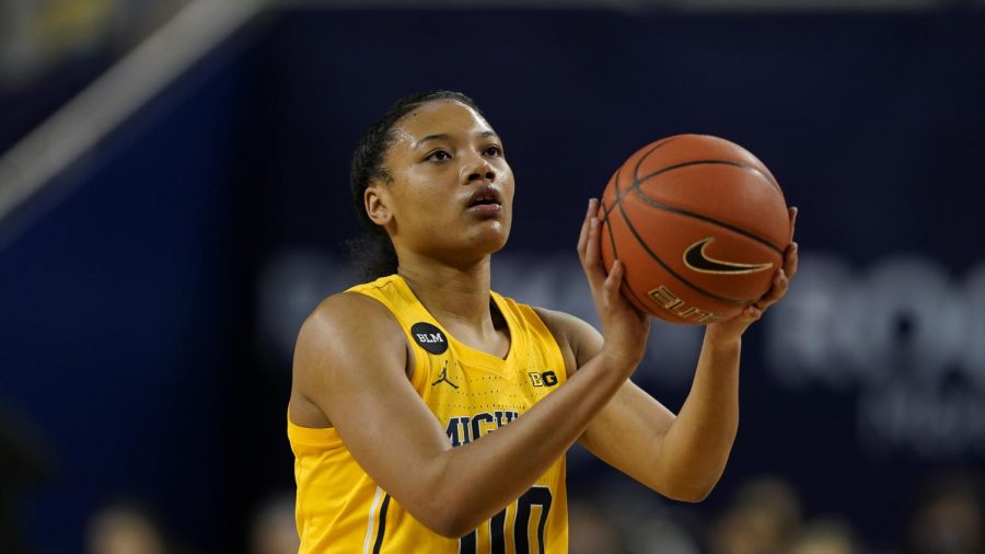 Naz Hillmon of Michigan prepares to shoot during a Feb. 16 NCAA Game.