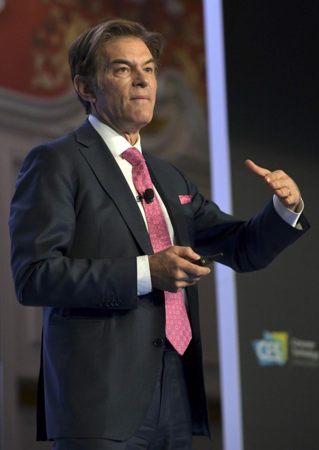 Dr. Mehmet Oz speaks at a Las Vegas medical seminar on Jan. 7, 2020.