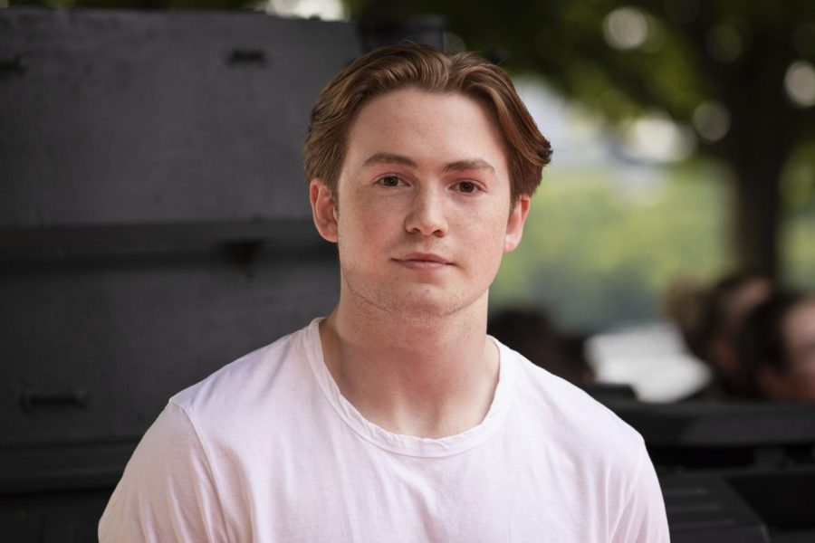 Actor Kit Connor was forced to come out after Twitter users said he was "queerbaiting." Connor came out as bi and many of his friends felt sorry for the circumstances for which he came out.