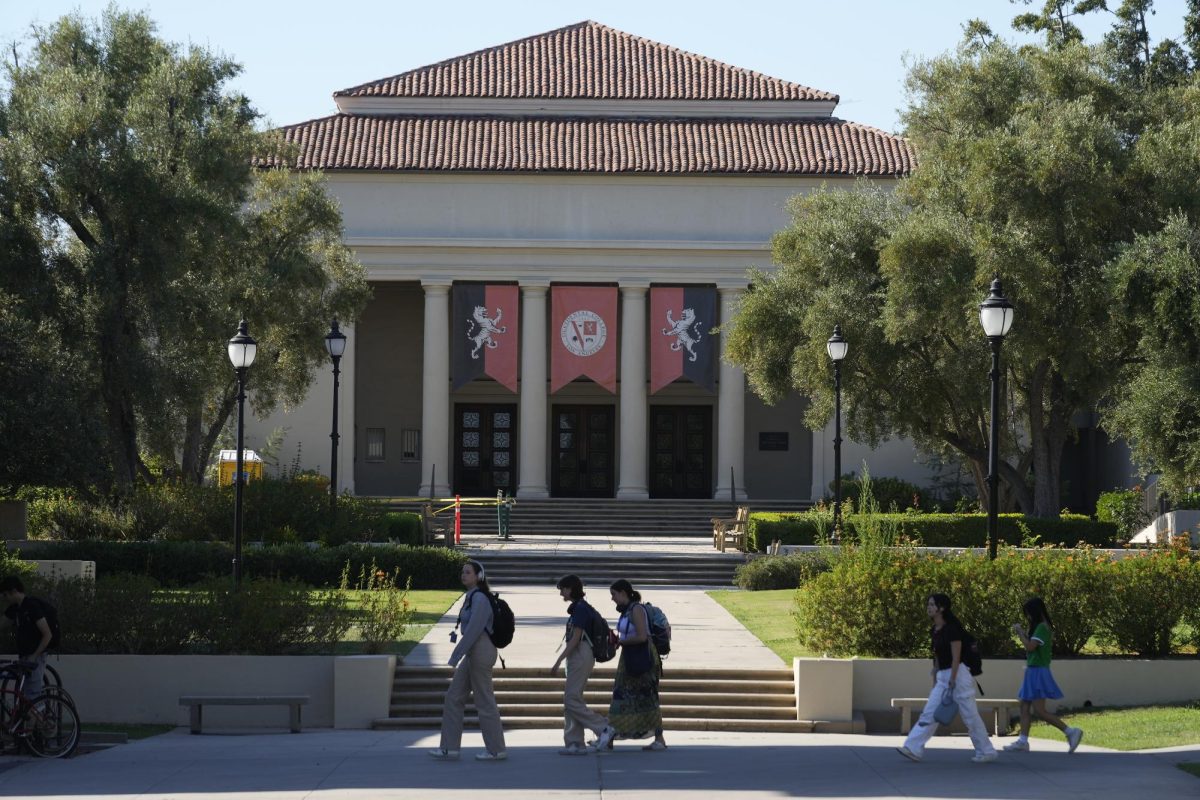 Students+walk+past+Thorne+Hall+at+Occidental+College+in+Los+Angeles.