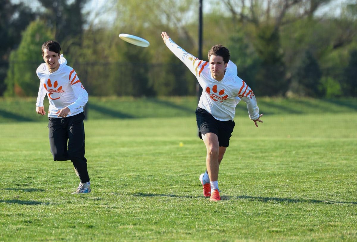 Boys Ultimate flies to first place at Indy Invite